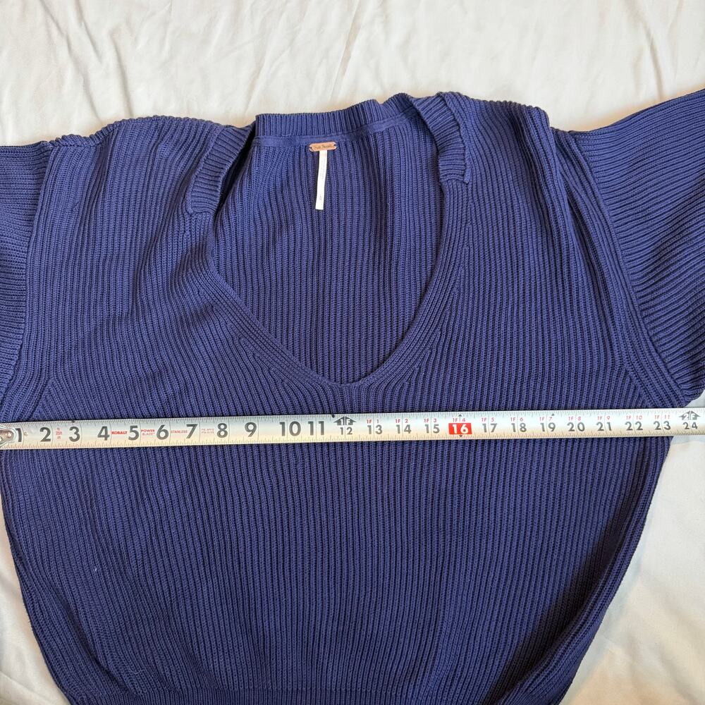 Free People, Dark Blue, V-Neck, Ribbed Sweater- L - Picture 7 of 8